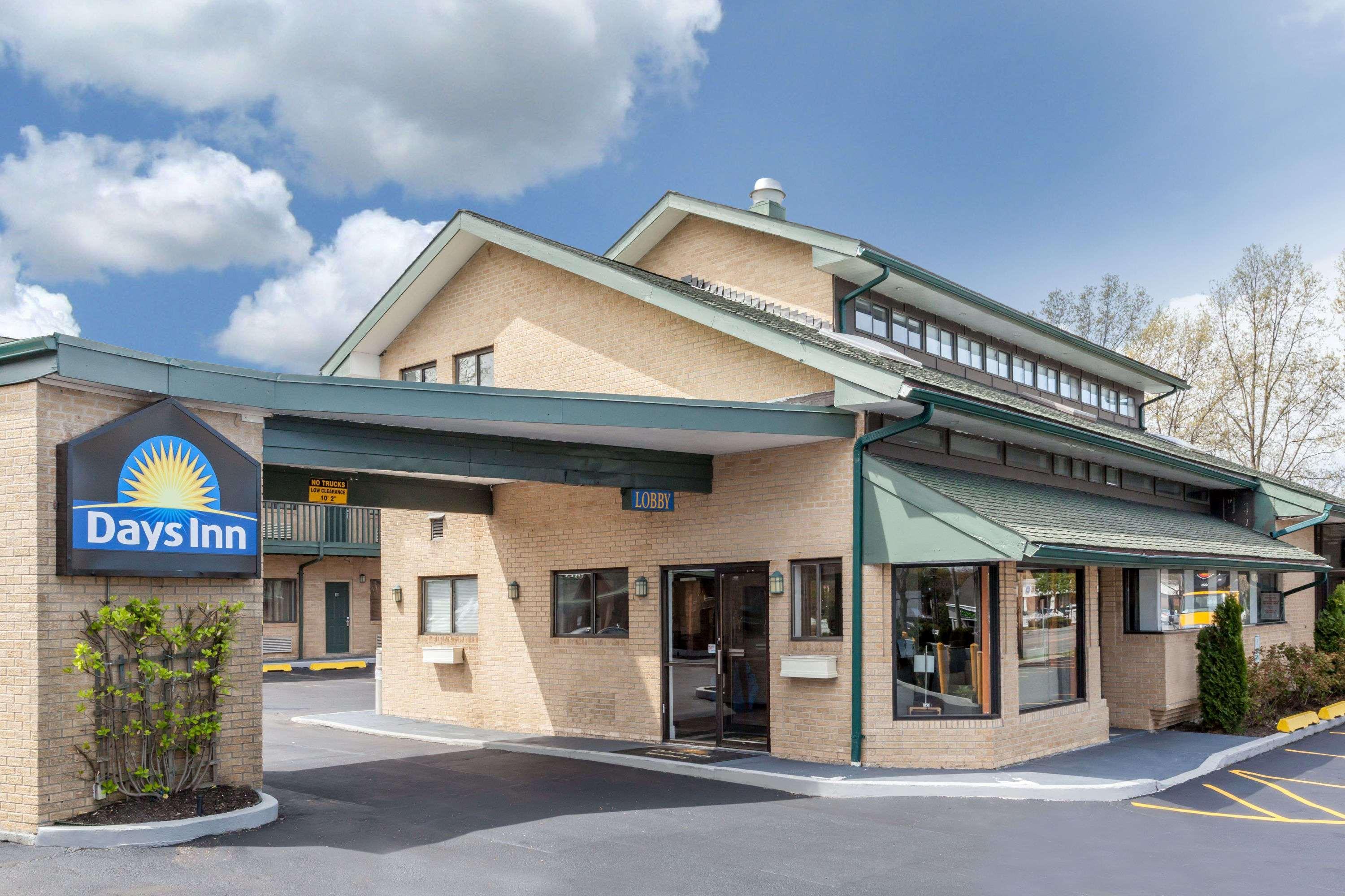 Days Inn By Wyndham Woodbury Long Island Eksteriør billede