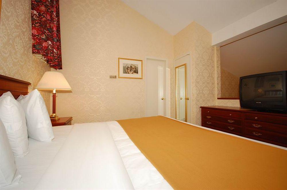 Days Inn By Wyndham Woodbury Long Island Eksteriør billede