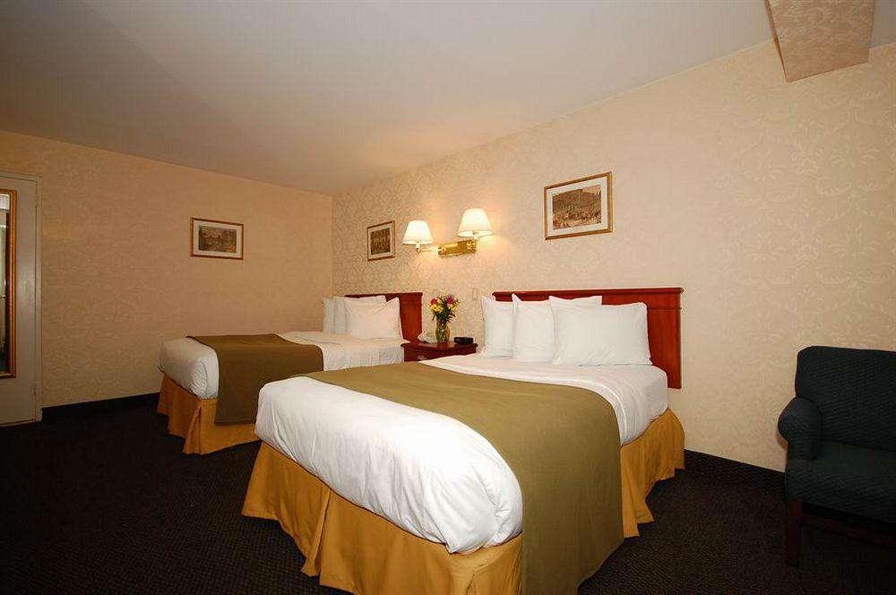 Days Inn By Wyndham Woodbury Long Island Eksteriør billede