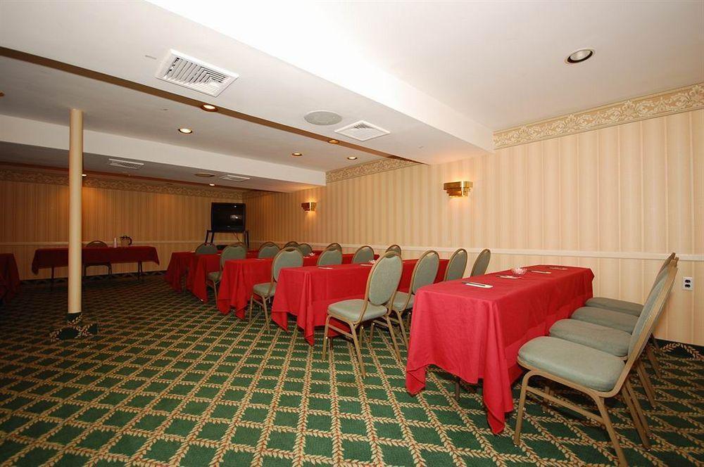 Days Inn By Wyndham Woodbury Long Island Eksteriør billede