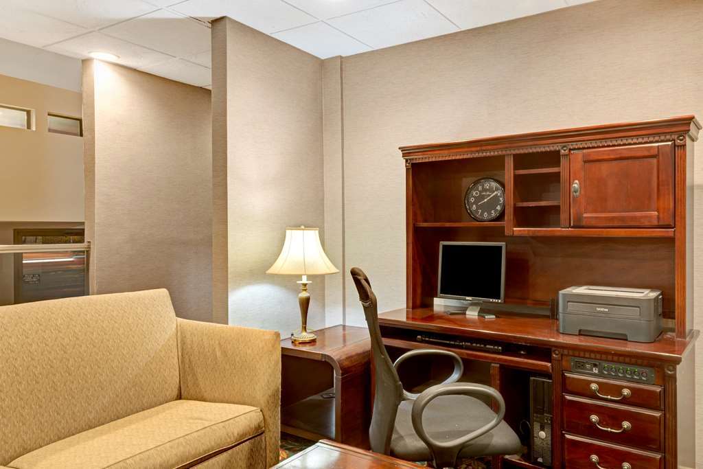 Days Inn By Wyndham Woodbury Long Island Faciliteter billede